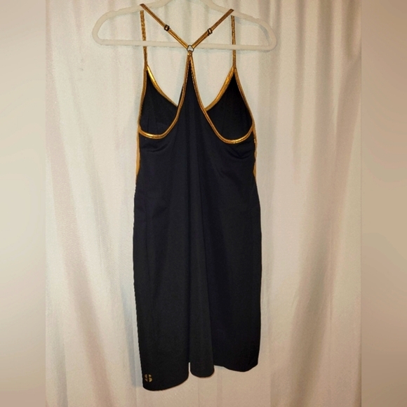 Dress - Picture 4 of 9